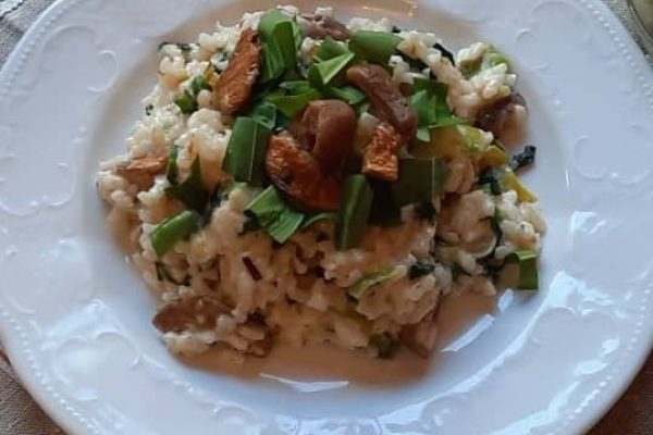 Bärlauch-Risotto mit Shiitakepilzen und grünem Salat
